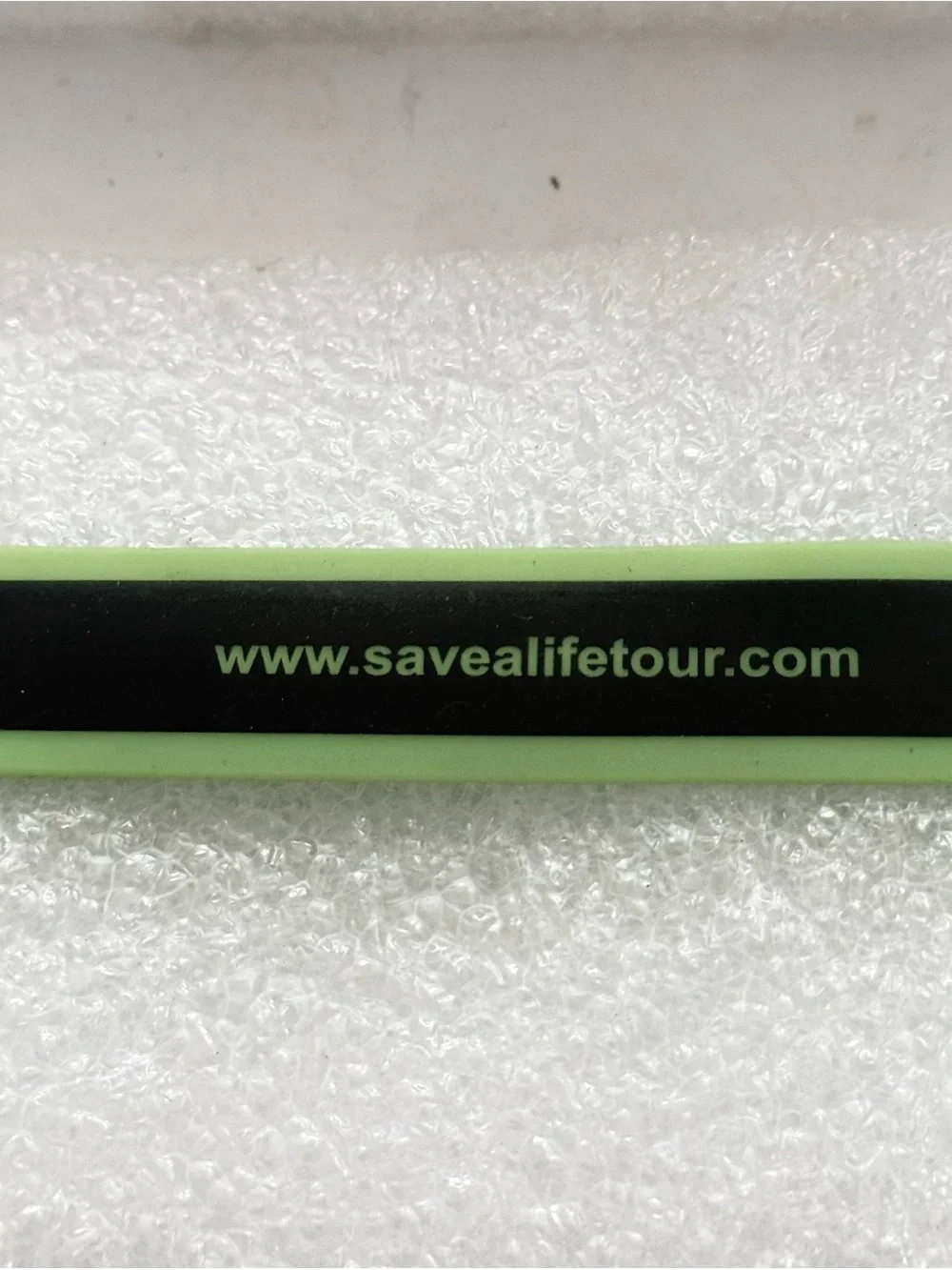 6 pcs of Assorted Silicone Wristbands with Green Statement Band Bracelet Jewelry
